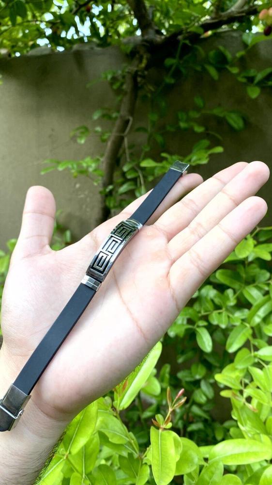 Zig-zag Design Uni-Sex Bracelet:Material: Stainless Steel, Rubber Product